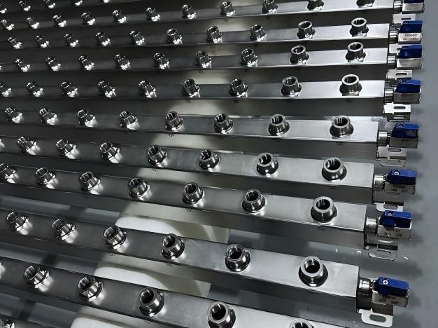 Liquid Cooling Data Center Manifolds